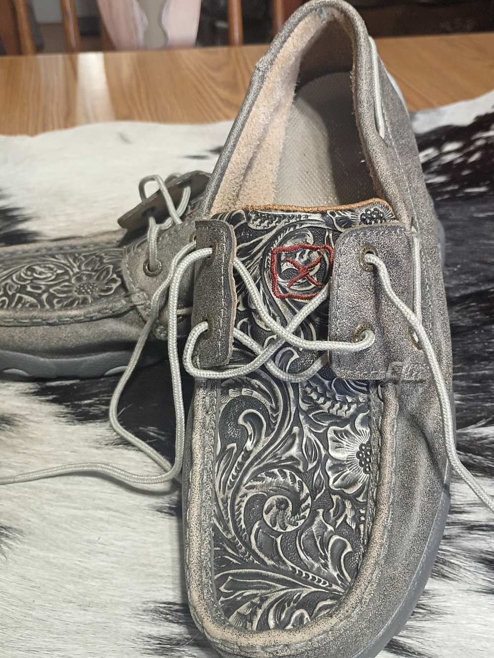 Twisted X Women's Metallic Silver Embossed Moccasins